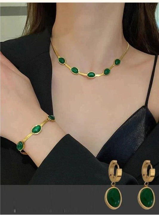 Elegant Oval Green Crystal Necklace & Bracelet Set – Timeless Glamour!